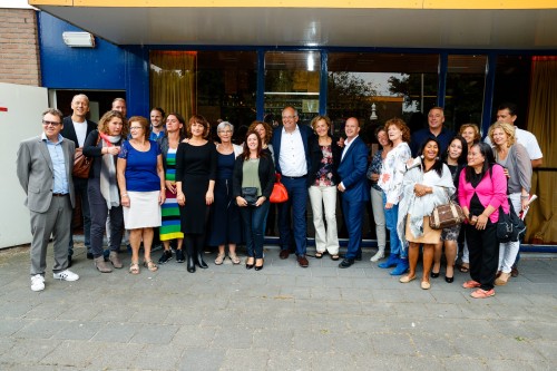 Deelnemers aan Gezond in de Stad in Bankras met Secretaris Generaal Gerritsen en wethouder Brandes   