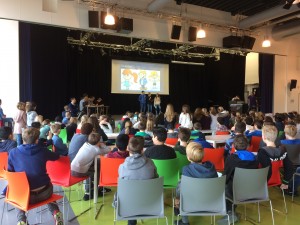 leerlingen Amstelveen college presenteren hun plannen aan de jury